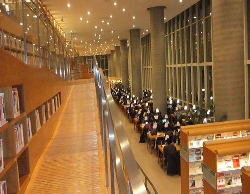 使用蜜桃APP污污版防火板裝修的浦東圖書館 使用蜜桃APP污污版防火板裝修的浦東圖書館